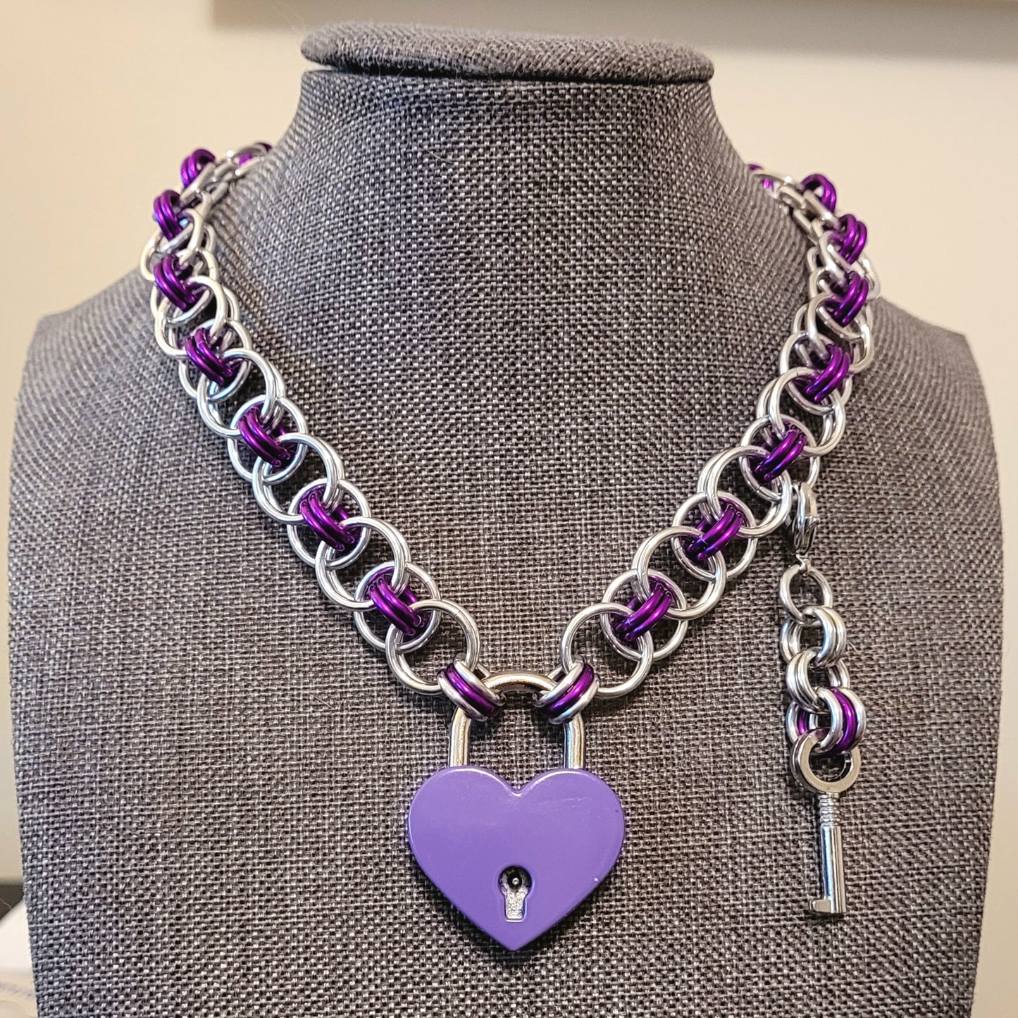 Heart Lock Helm Choker