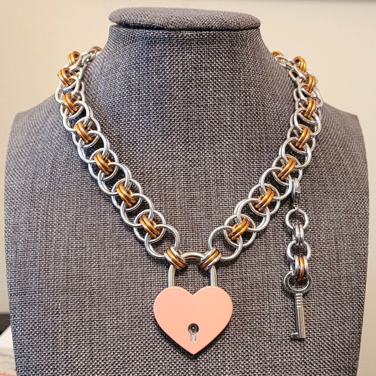 Heart Lock Helm Choker