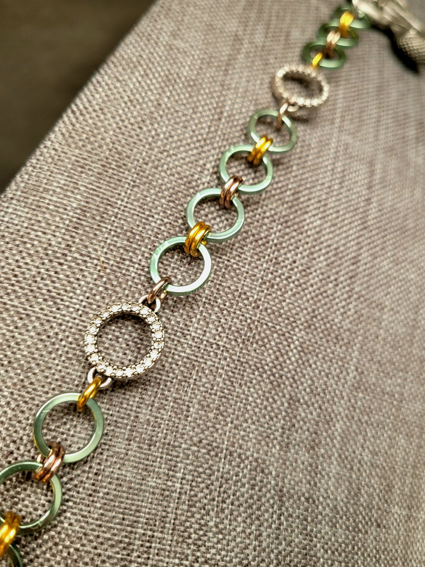 Octo-fabulous seafoam green chainmaille necklace