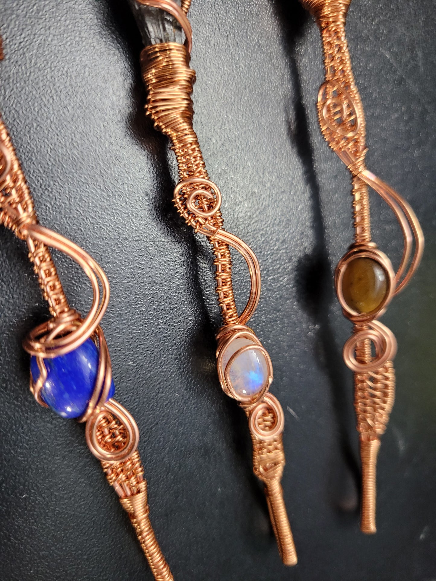 Witch's broom pendant Kyanite, precious stones & Copper