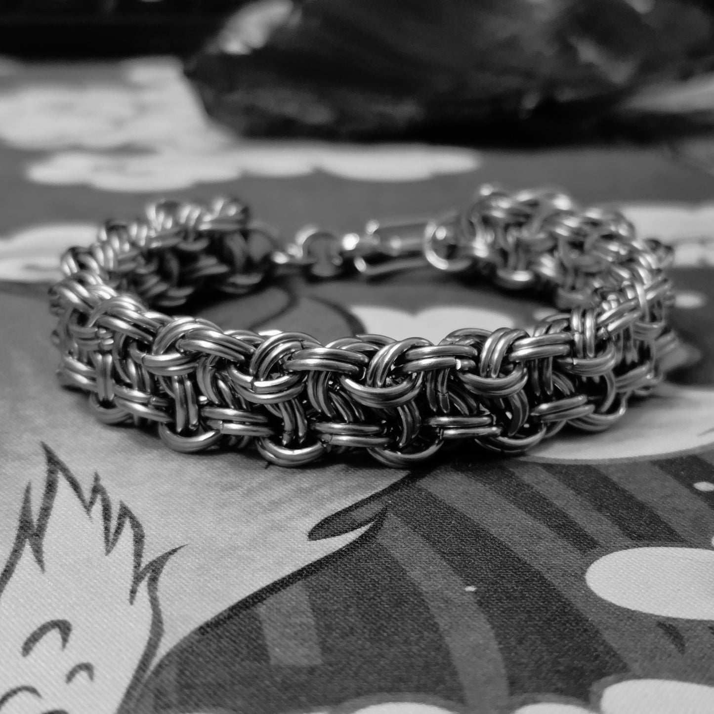 Kinged Vipera Berus Weave