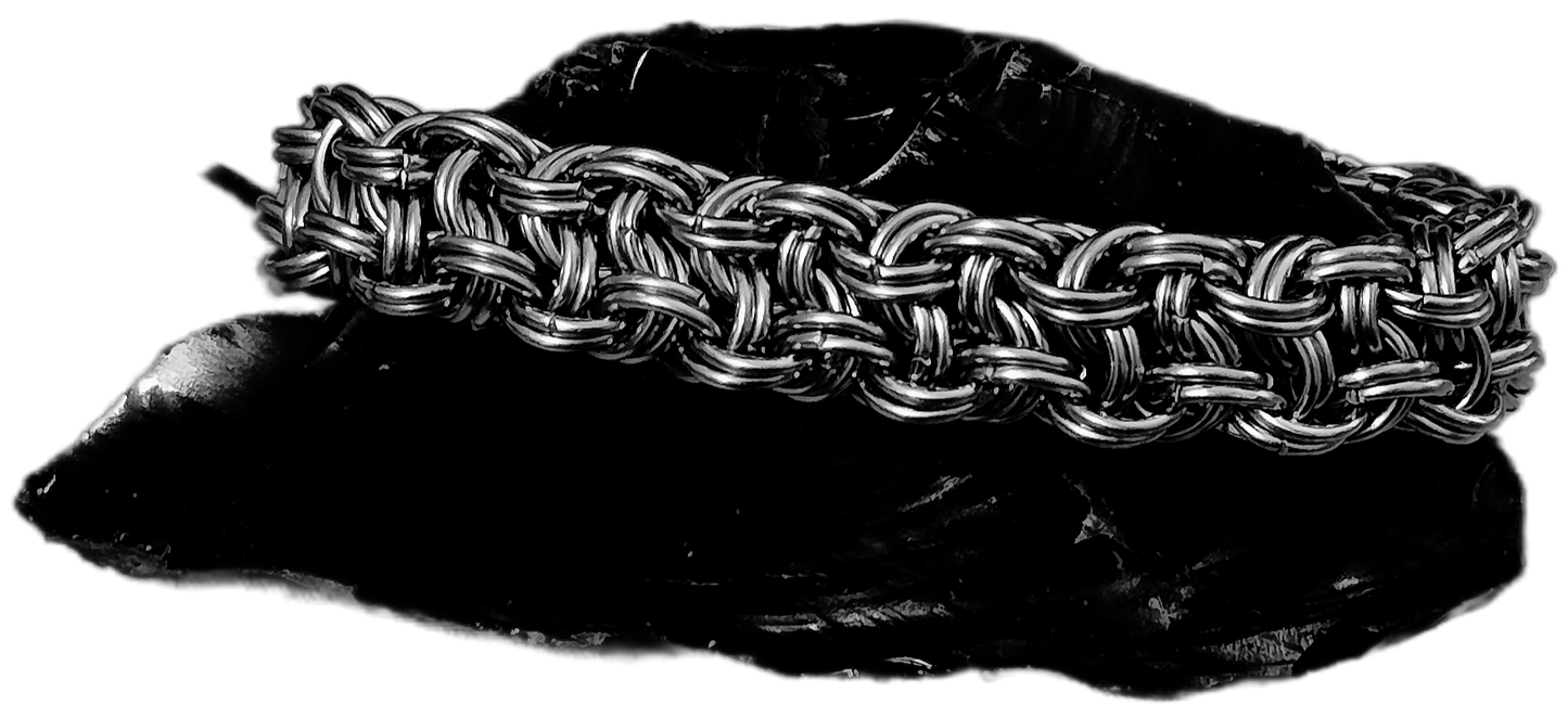 Kinged Vipera Berus Weave