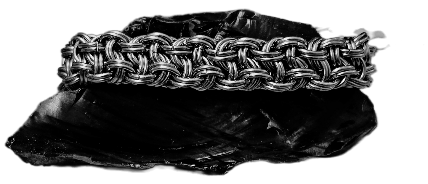 Kinged Vipera Berus Weave