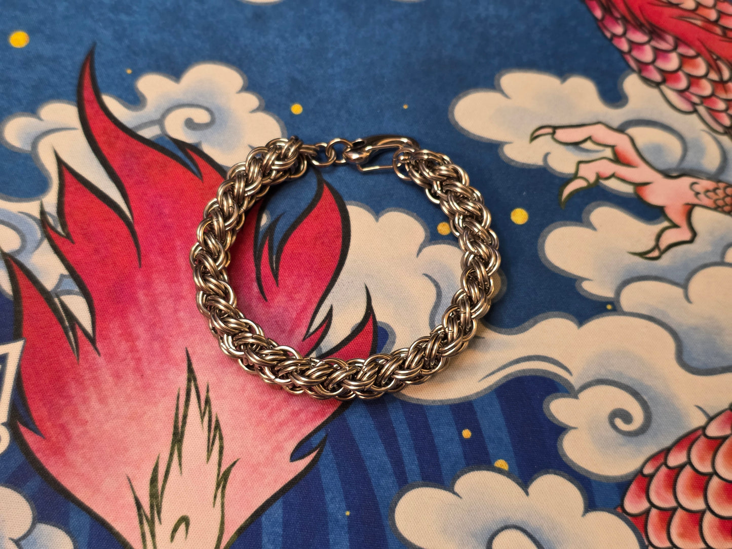 Kinged Vipera Berus Weave