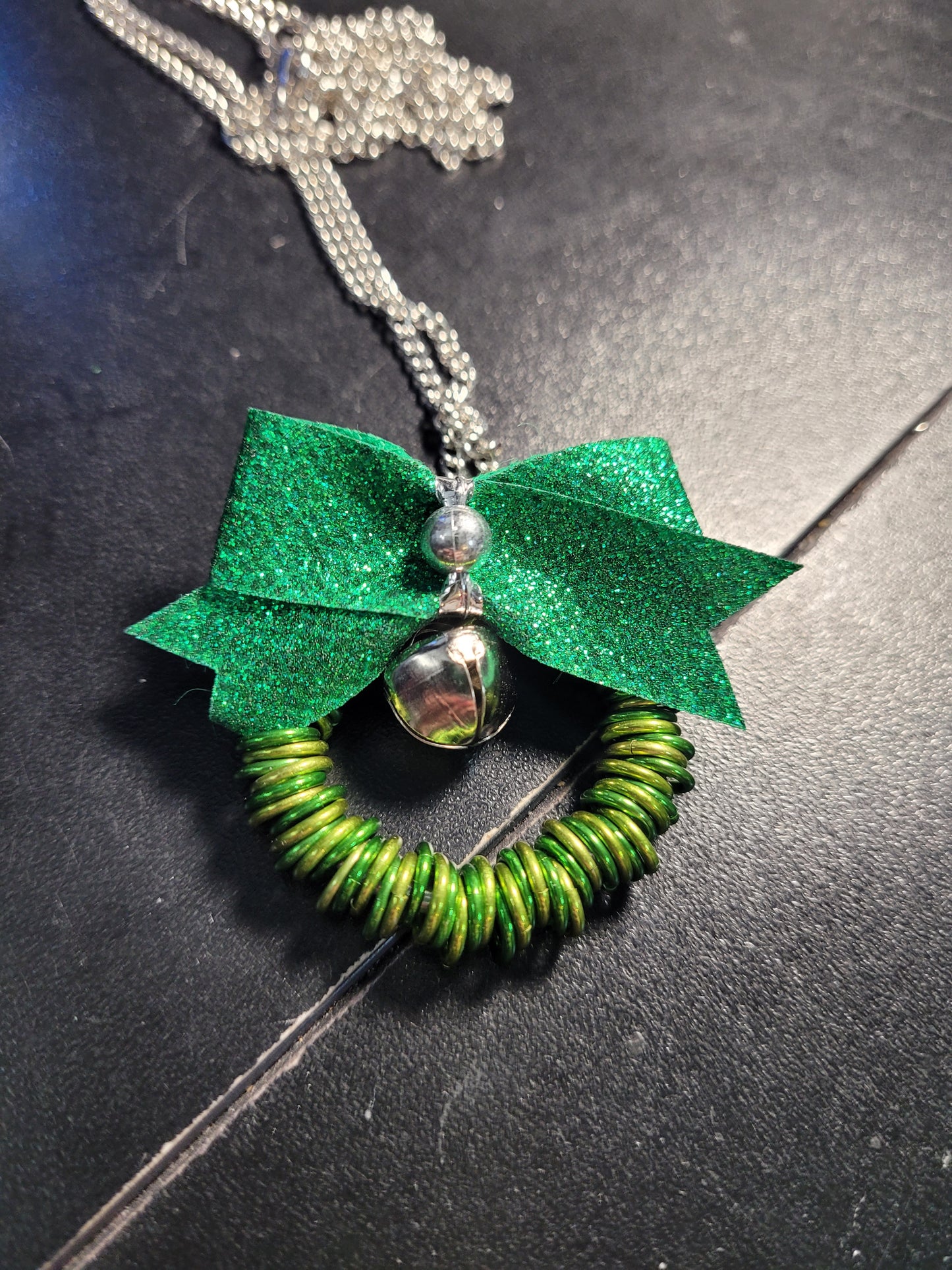 Green Wreath Necklace