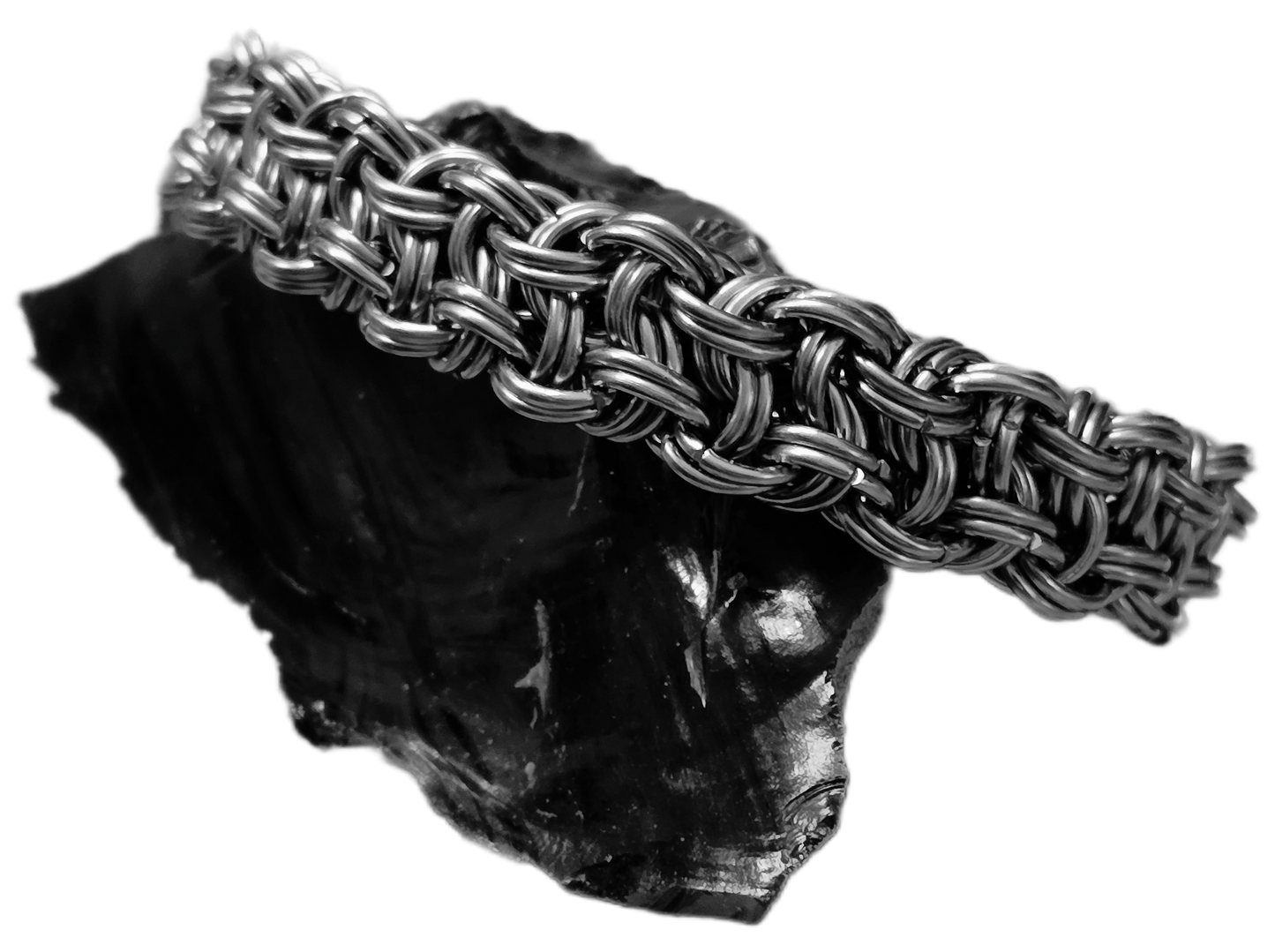 Kinged Vipera Berus Weave