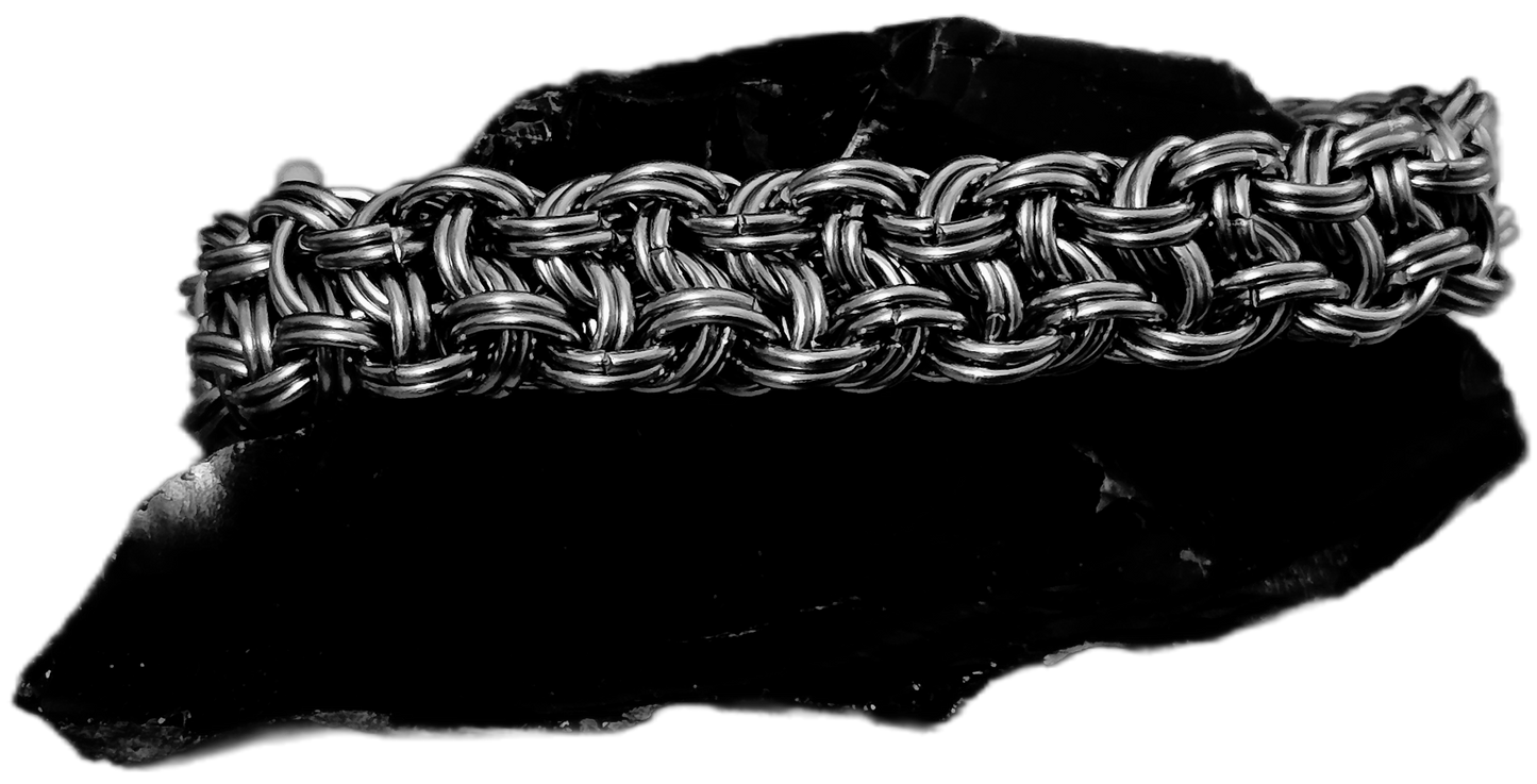 Kinged Vipera Berus Weave