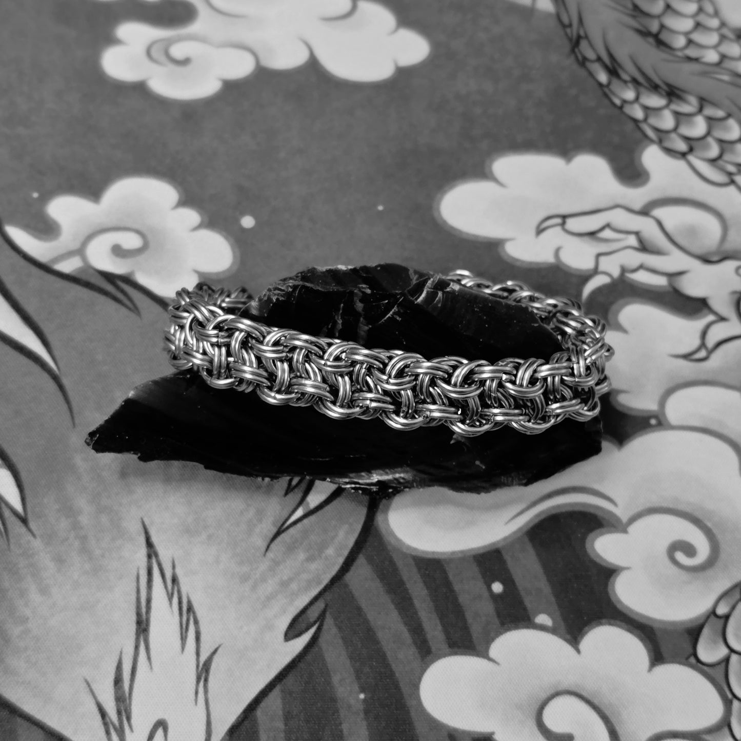 Kinged Vipera Berus Weave